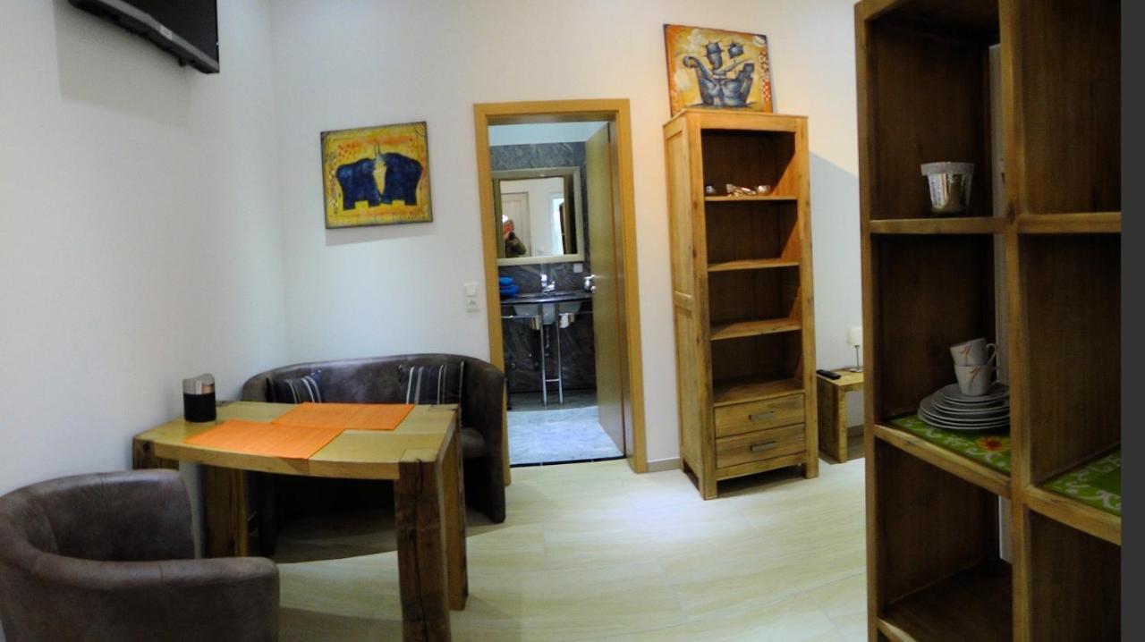 Travelers Home Hasloch  Экстерьер фото